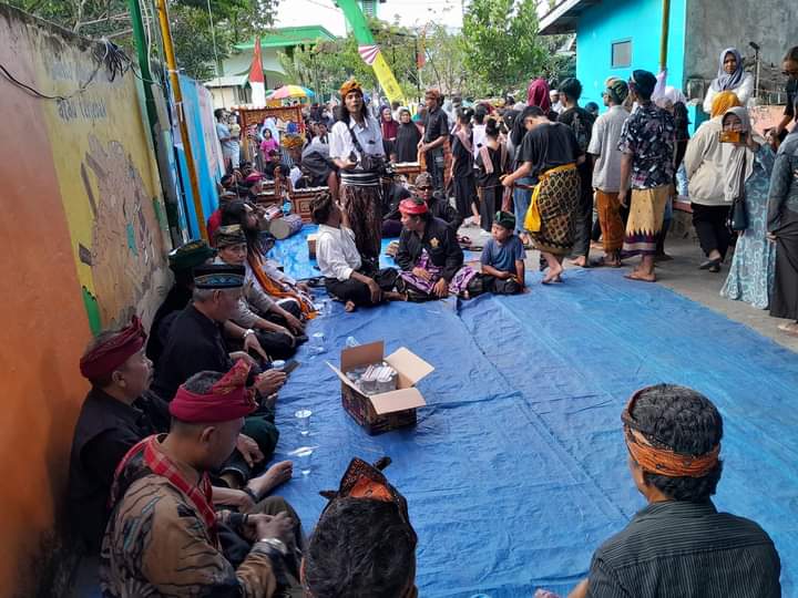 Aliansi Masyarakat Adat Nusantara Aman Ritual Adat Betetulak